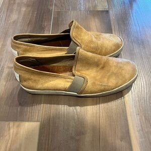 Frye slip on flat